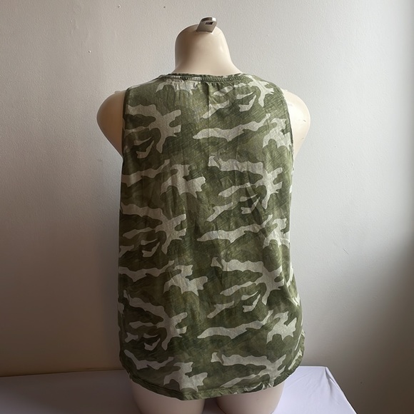 Green Camo Tank Top Old Navy NWT - Picture 3 of 8